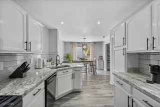 Photo #3: 2712176 Listing 