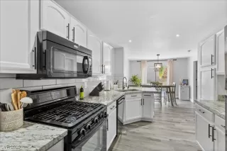 Photo #5: 2712176 Listing 