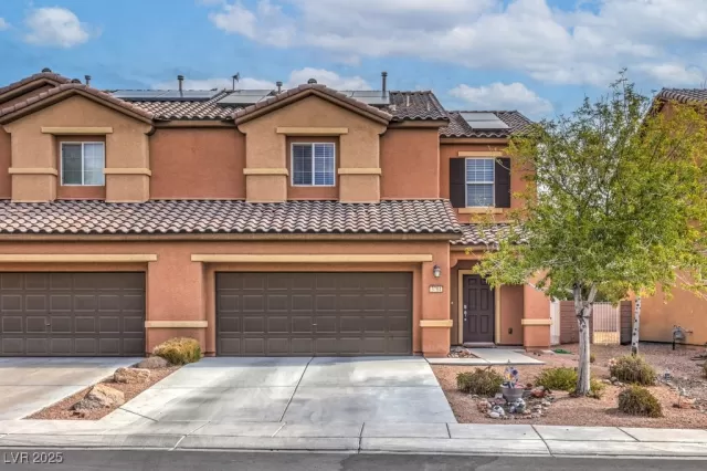 MLS: 2712205 Condo For Sale