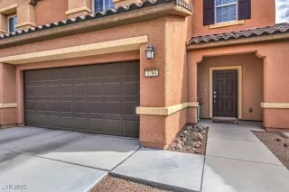 Photo #2: 2712205 Listing