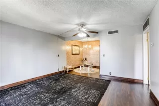 Photo #2: 2712216 Listing 