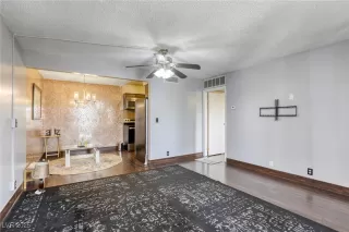 Photo #3: 2712216 Listing 