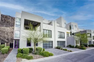 Photo #1: 2712220 Listing 