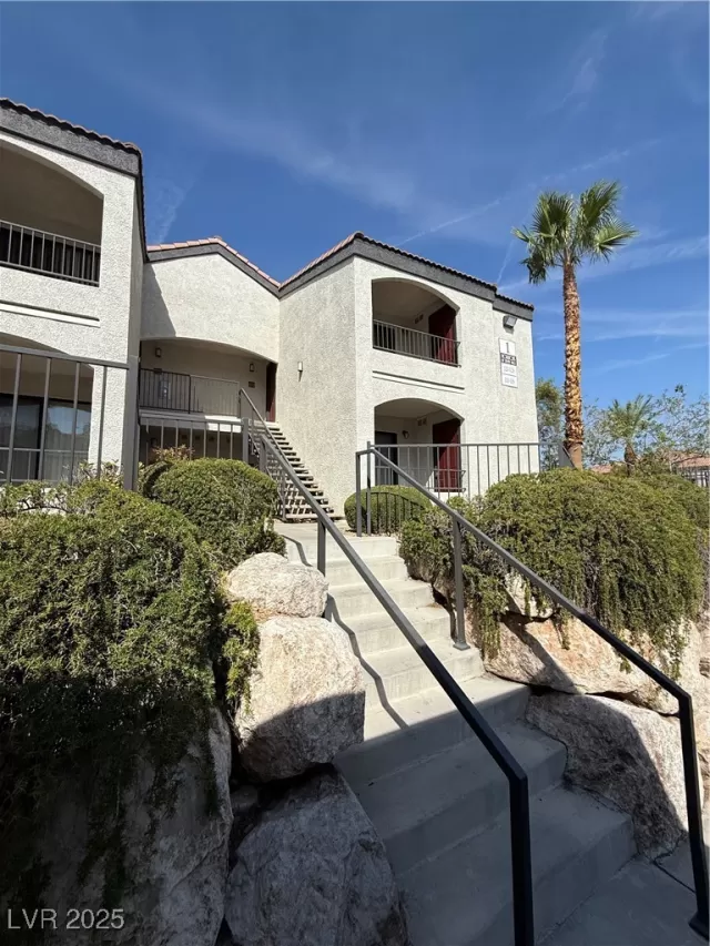 MLS: 2712225 Condo For Sale