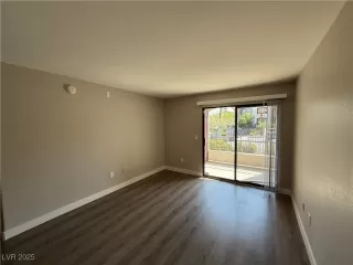 Photo #2: 2712225 Listing 