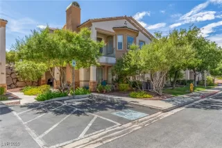 Browse active condo listings in SPANISH STEPS