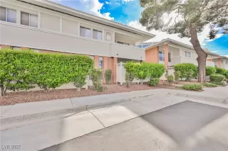 Photo #3: 2712255 Listing