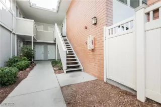 Photo #5: 2712255 Listing