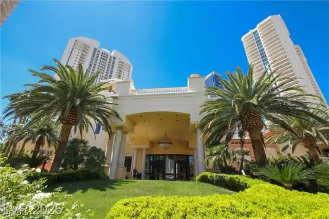 MLS: 2712256 Condo For Sale