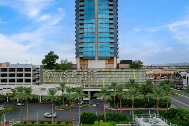 MLS: 2712268 Condo For Sale