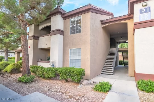 MLS: 2712280 Condo For Sale