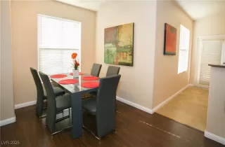 Photo #1: 2712293 Listing 