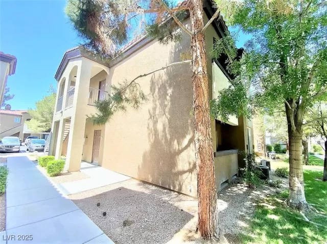 MLS: 2712299 Condo For Sale