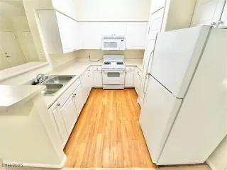 Photo #4: 2712299 Listing 