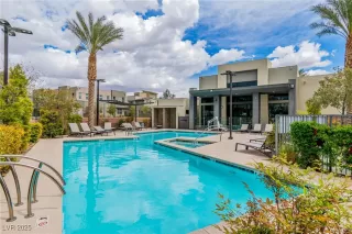 Photo #4: 2712300 Listing