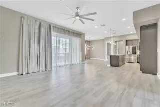 Photo #5: 2712300 Listing