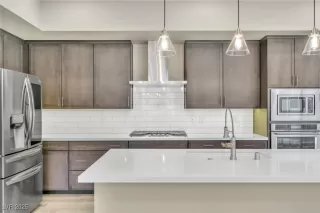 Photo #6: 2712300 Listing