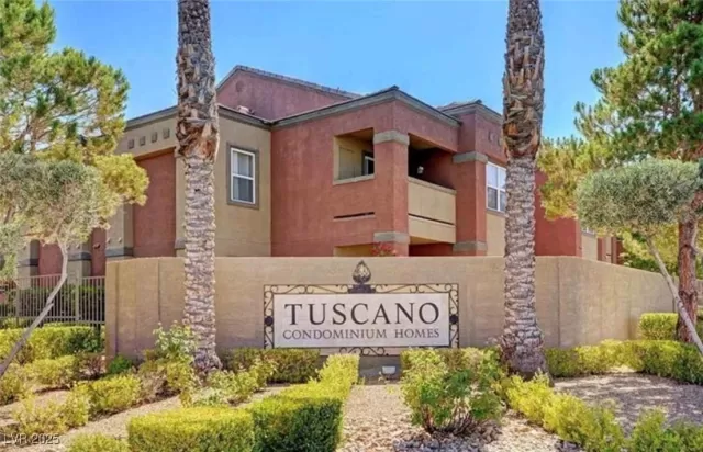 MLS: 2712303 Condo For Sale