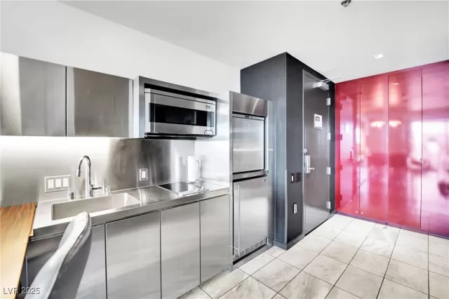 MLS: 2712310 Condo For Sale