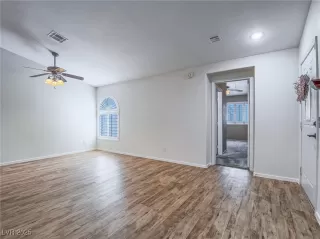 Photo #5: 2712312 Listing 