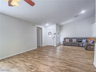 Photo #6: 2712312 Listing 