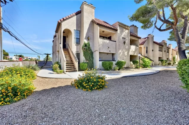 MLS: 2712320 Condo For Sale