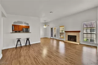 Photo #3: 2712320 Listing