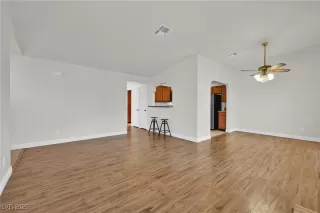Photo #5: 2712320 Listing