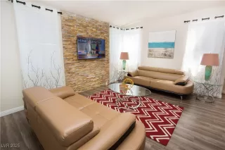 Photo #6: 2712334 Listing 