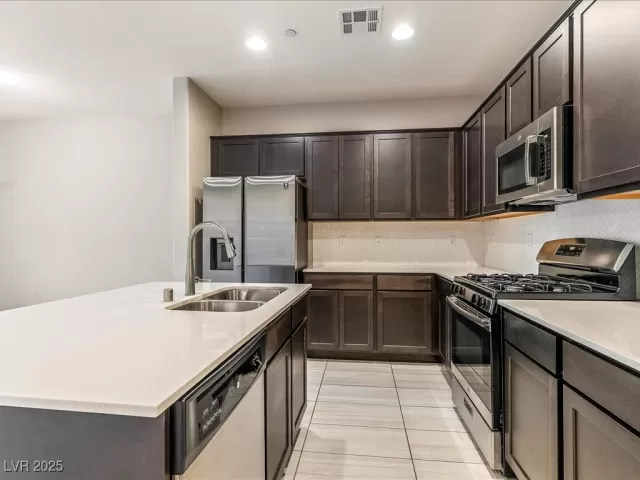 MLS: 2712341 Condo For Sale