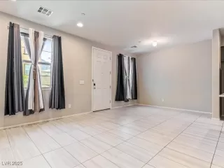 Photo #1: 2712341 Listing 