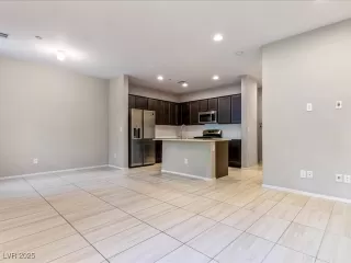 Photo #2: 2712341 Listing 