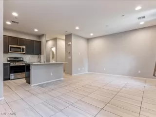 Photo #3: 2712341 Listing 