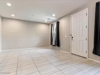 Photo #4: 2712341 Listing 