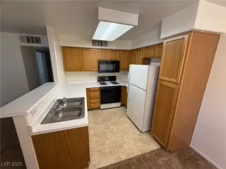 Photo #5: 2712344 Listing 