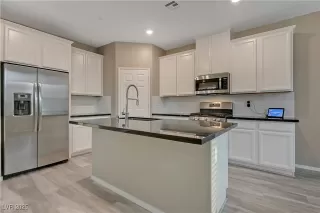 Photo #1: 2712354 Listing 