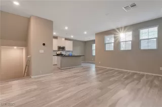 Photo #2: 2712354 Listing 