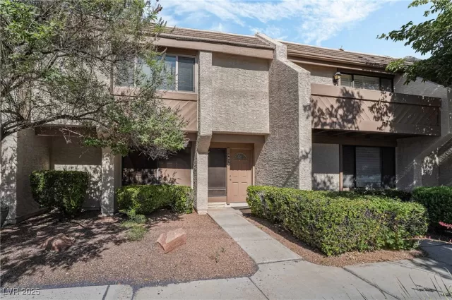 MLS: 2712357 Condo For Sale