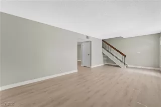 Photo #6: 2712357 Listing 