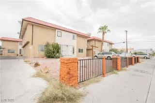 Photo #2: 2712361 Listing