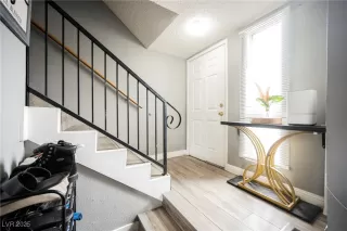 Photo #6: 2712361 Listing