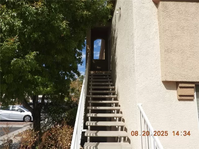 MLS: 2712366 Condo For Sale