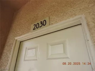 Photo #2: 2712366 Listing