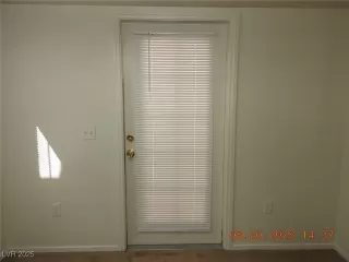 Photo #4: 2712366 Listing