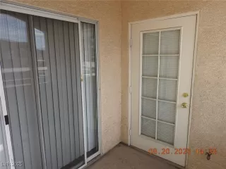 Photo #6: 2712366 Listing