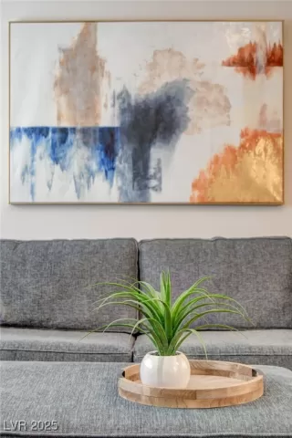 Photo #3: 2712372 Listing