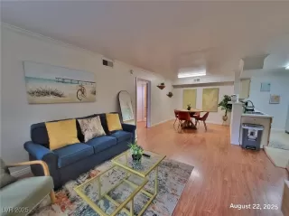 Photo #5: 2712387 Listing 