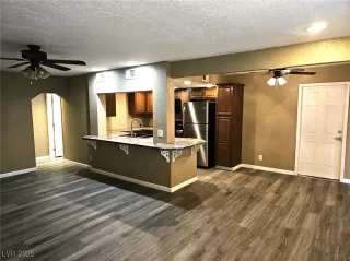 Photo #6: 2712388 Listing 