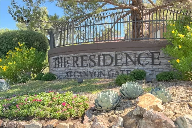 MLS: 2712397 Condo For Sale