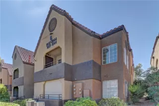 Photo #1: 2712397 Listing